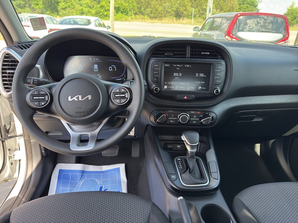 2025 Kia Soul Base