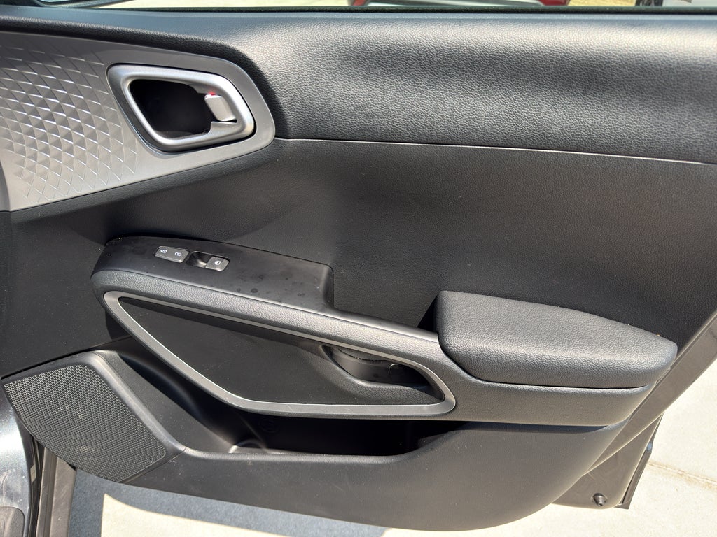 2025 Kia Soul Base