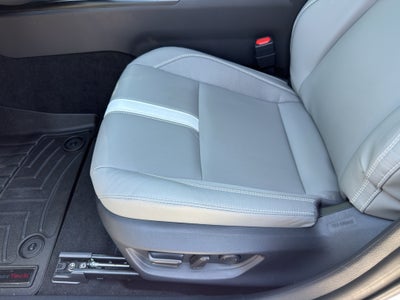 2025 Toyota Camry Hybrid SE