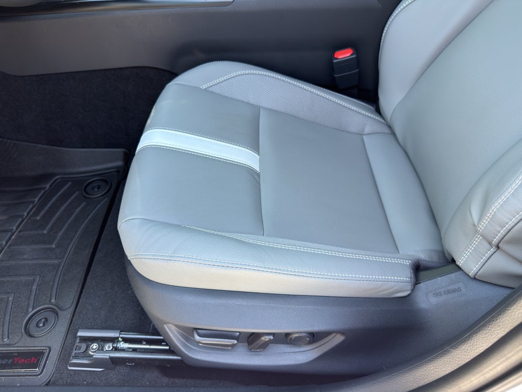 2025 Toyota Camry Hybrid SE