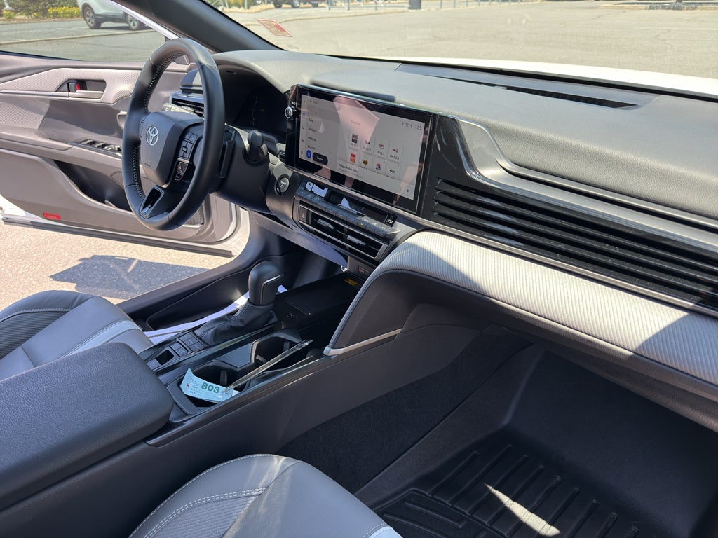 2025 Toyota Camry Hybrid SE