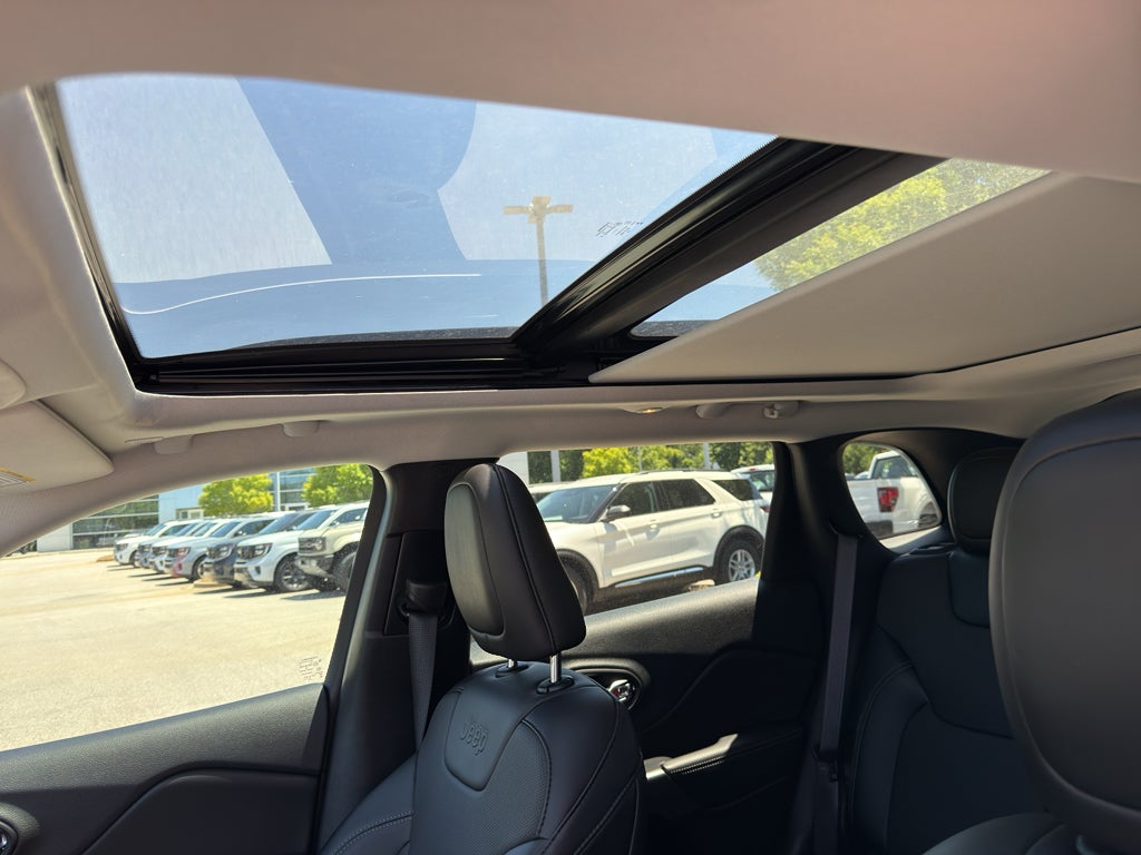 2022 Jeep Cherokee Latitude Lux