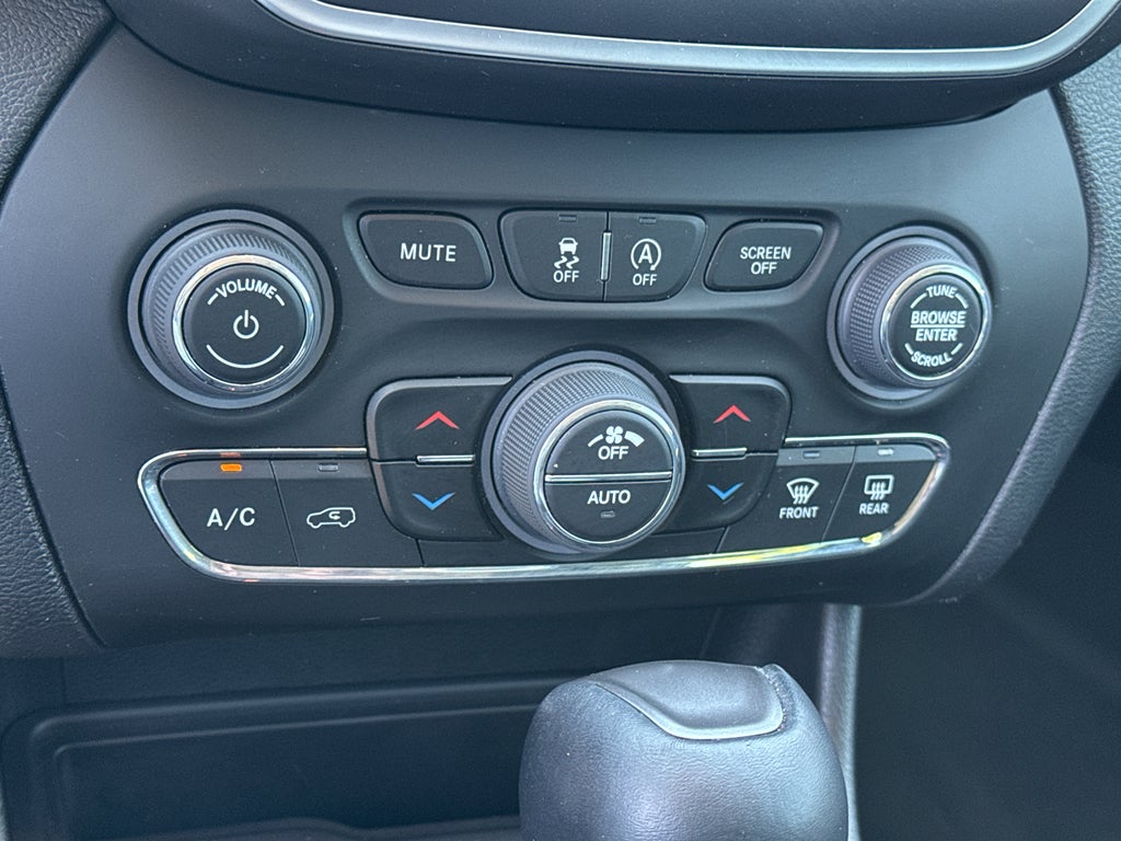 2022 Jeep Cherokee Latitude Lux