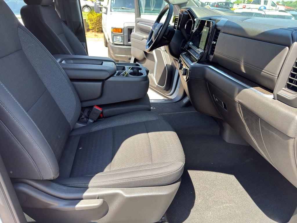 2025 Chevrolet Silverado LT
