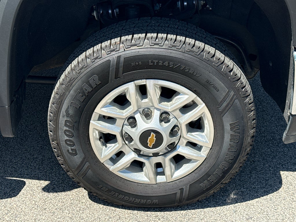 2025 Chevrolet Silverado LT