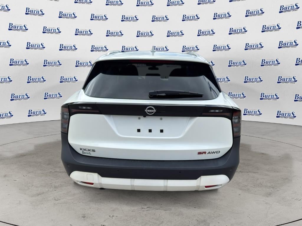 2025 Nissan Kicks SR