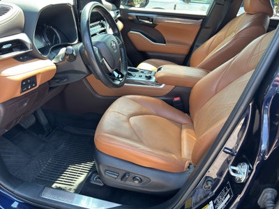 2022 Toyota Highlander Platinum