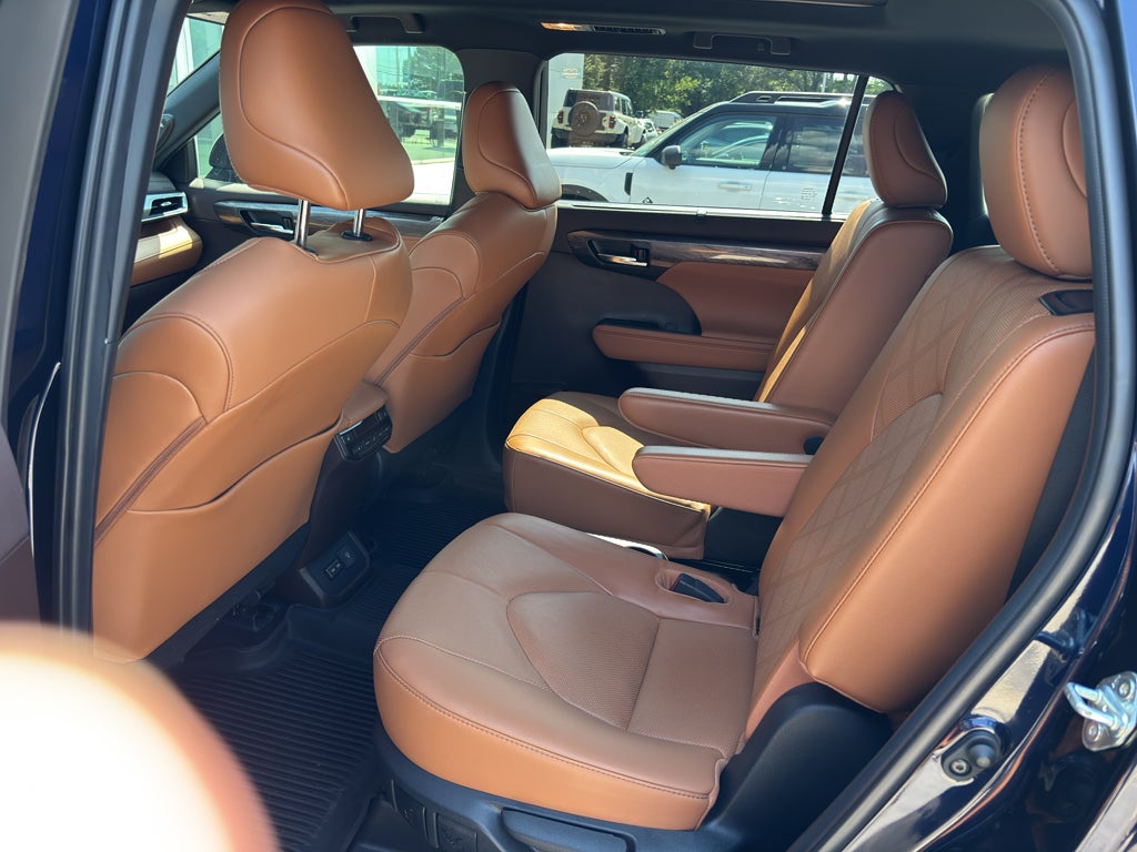 2022 Toyota Highlander Platinum