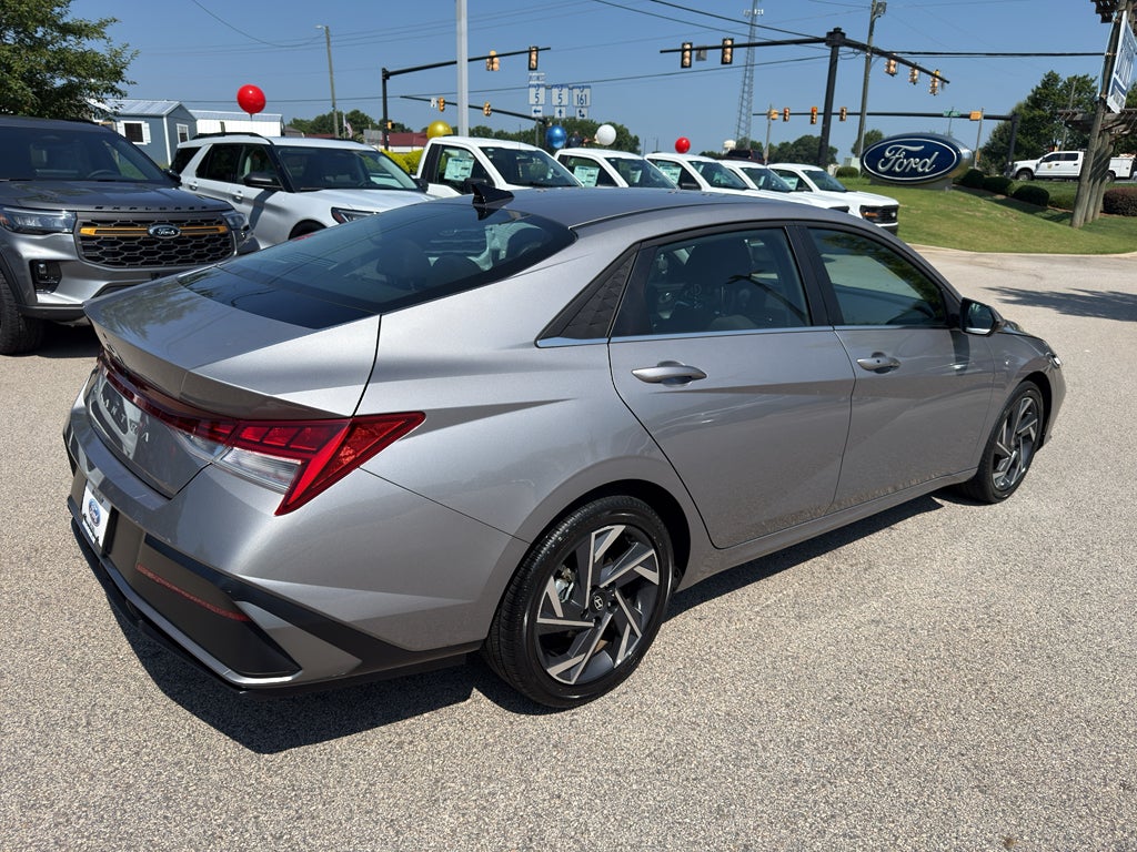 2025 Hyundai Elantra SEL Convenience