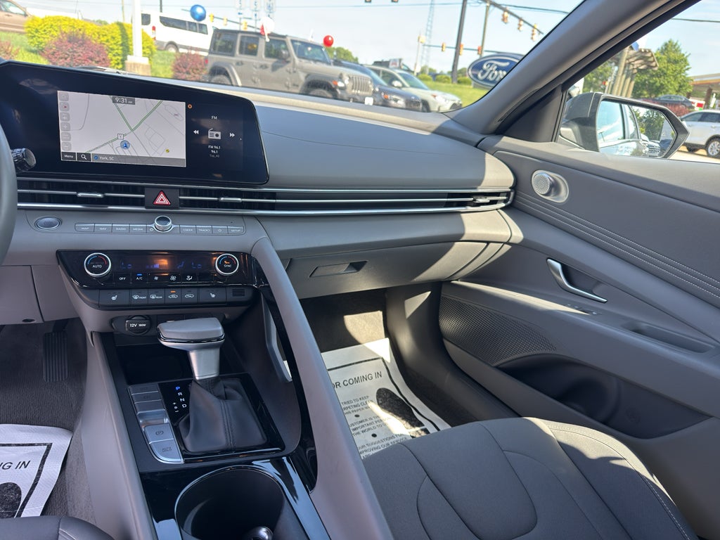 2025 Hyundai Elantra SEL Convenience