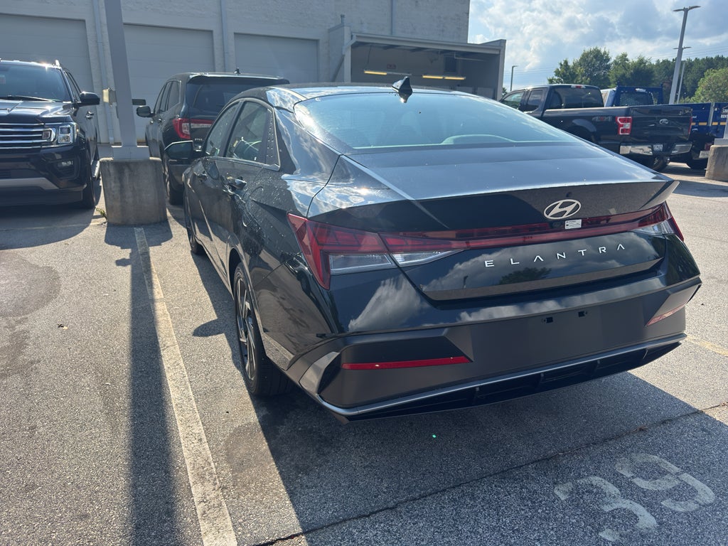 2025 Hyundai Elantra SEL Convenience