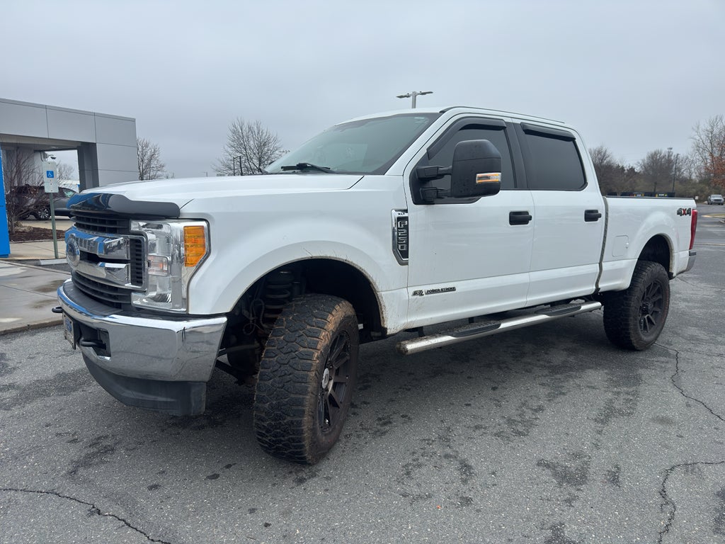2017 Ford Super Duty F-250 SRW Lariat