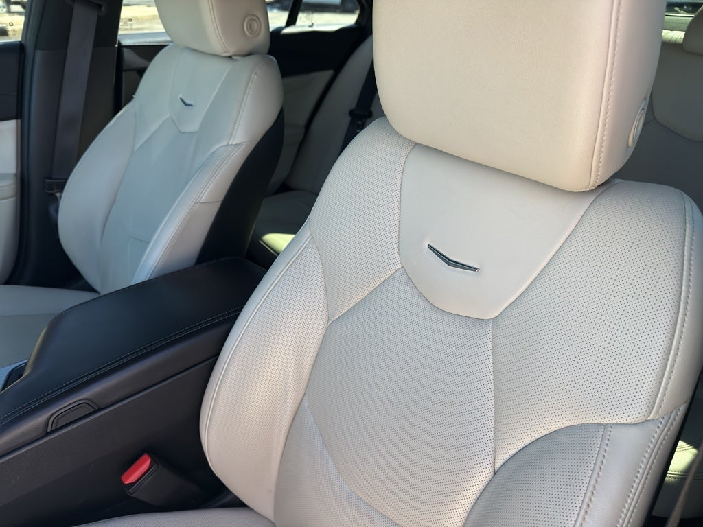 2023 Cadillac CT4 Premium Luxury