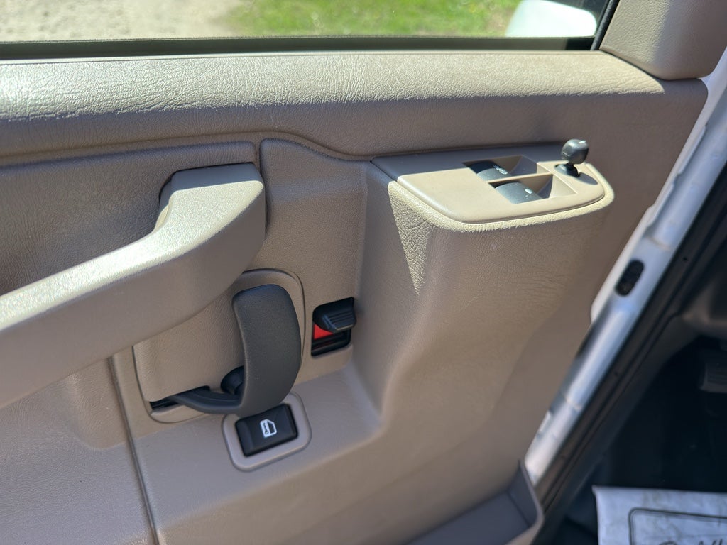 2025 Chevrolet Express Cargo 2500 WT