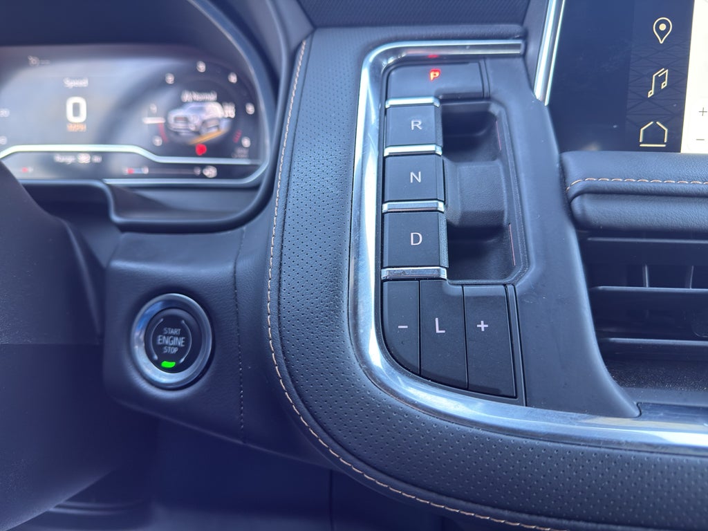 2023 GMC Yukon AT4 - Photo 19