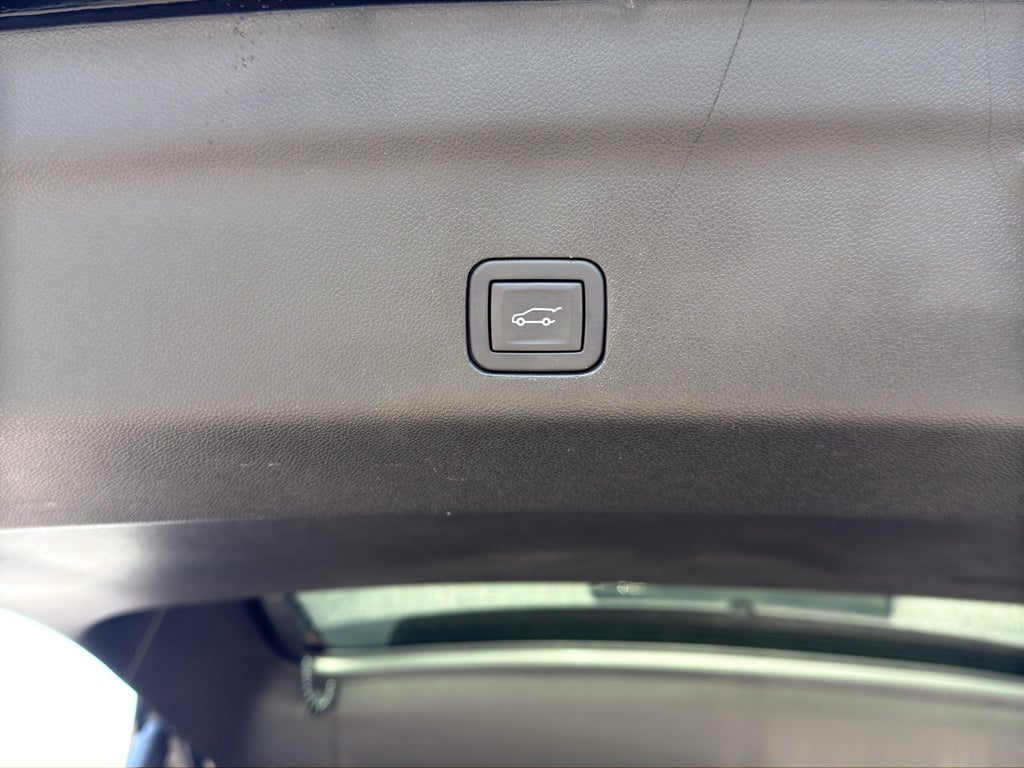 2023 GMC Yukon AT4 - Photo 28