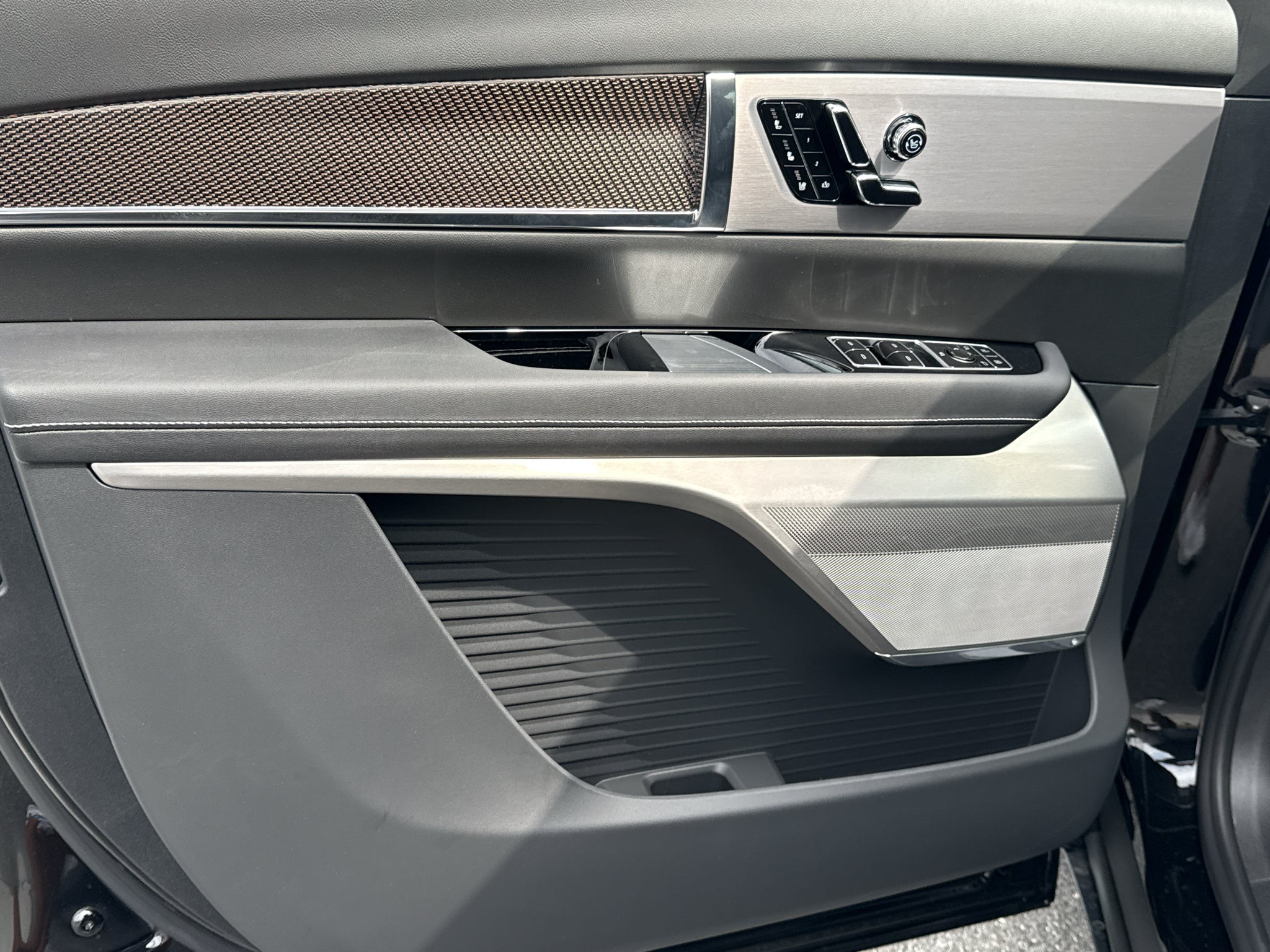 2027 Cadillac VISTIQ Sport