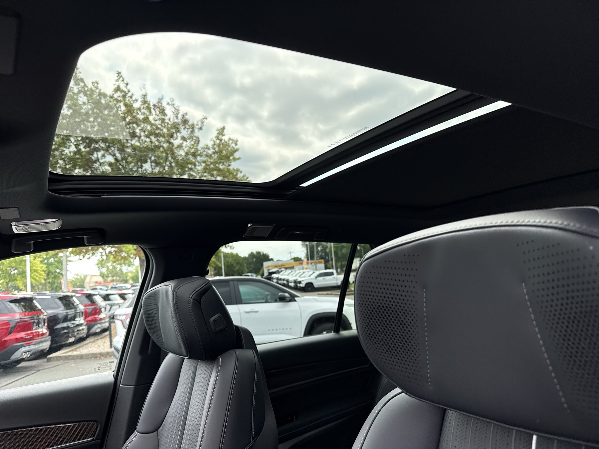 2027 Cadillac VISTIQ Sport