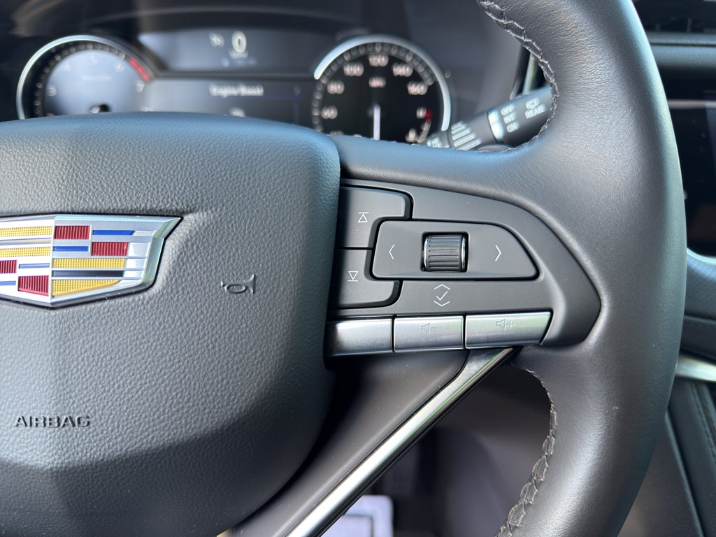 2025 Cadillac XT6 Luxury