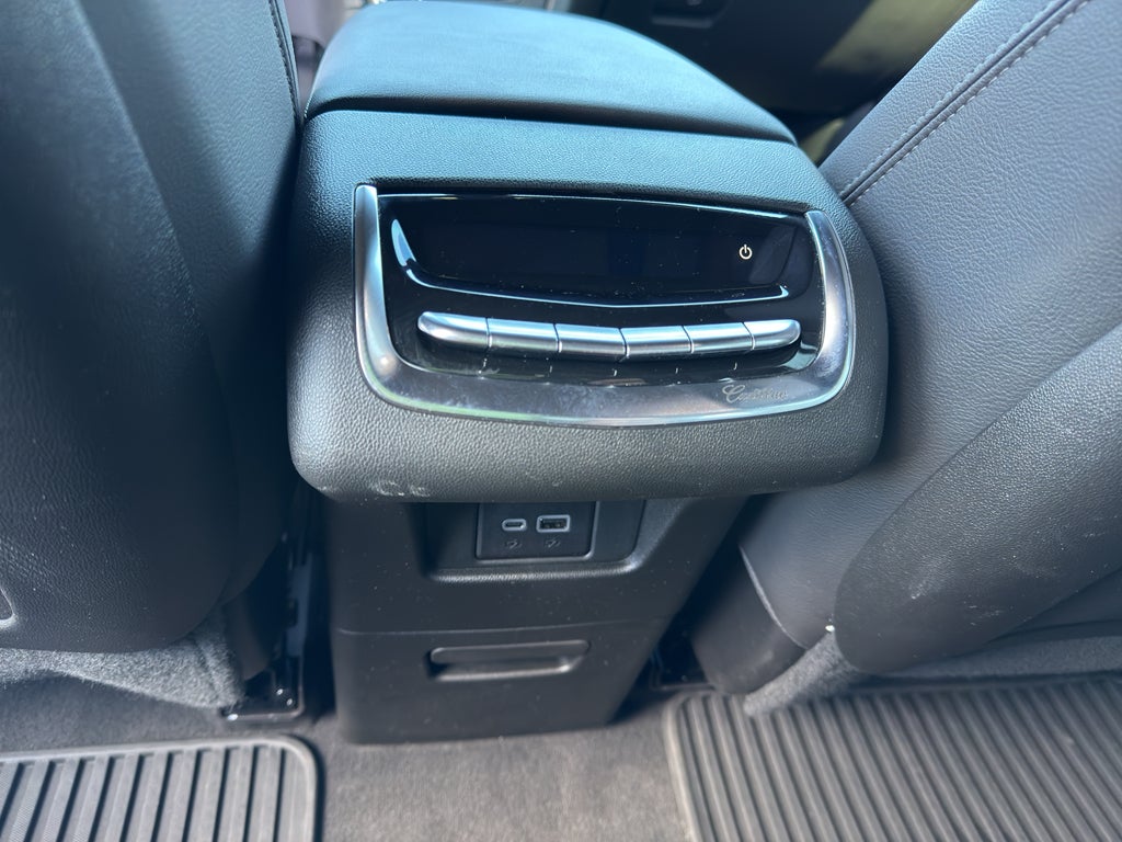 2025 Cadillac XT6 Luxury