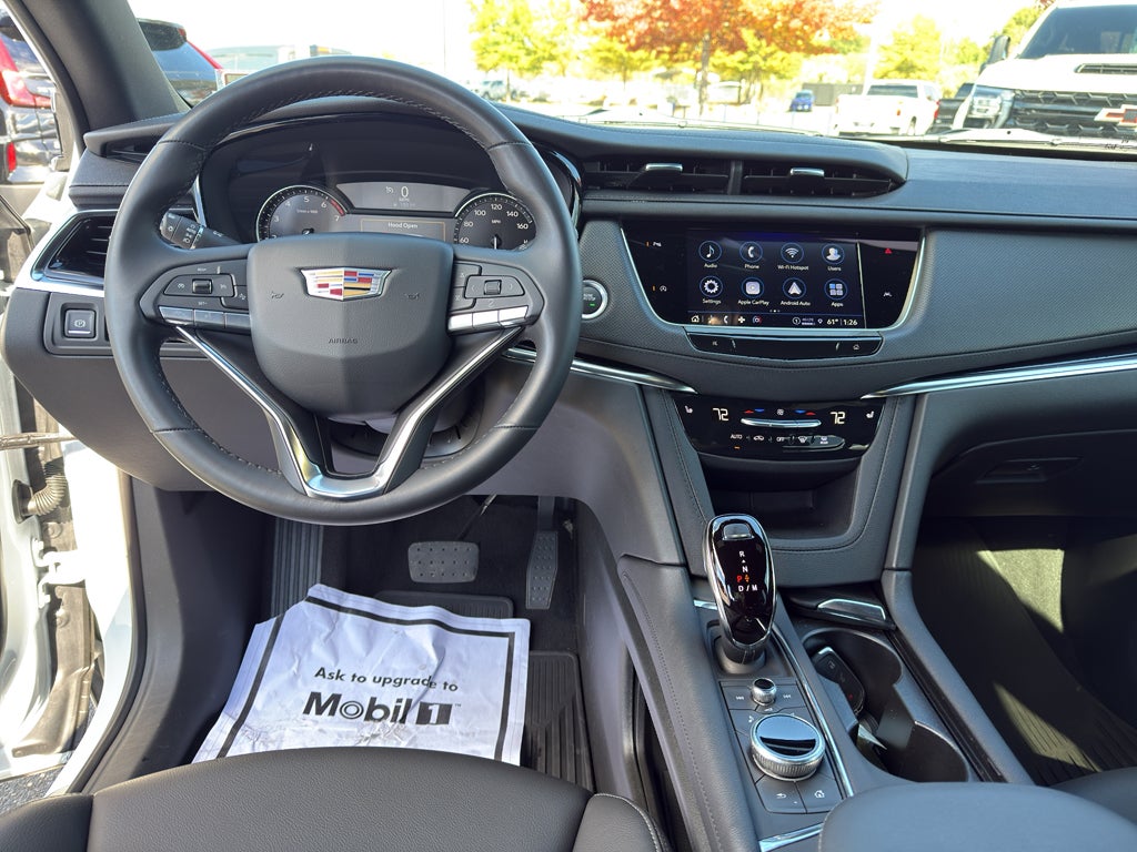 2025 Cadillac XT6 Luxury