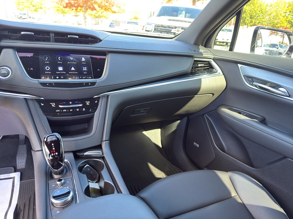 2025 Cadillac XT6 Luxury