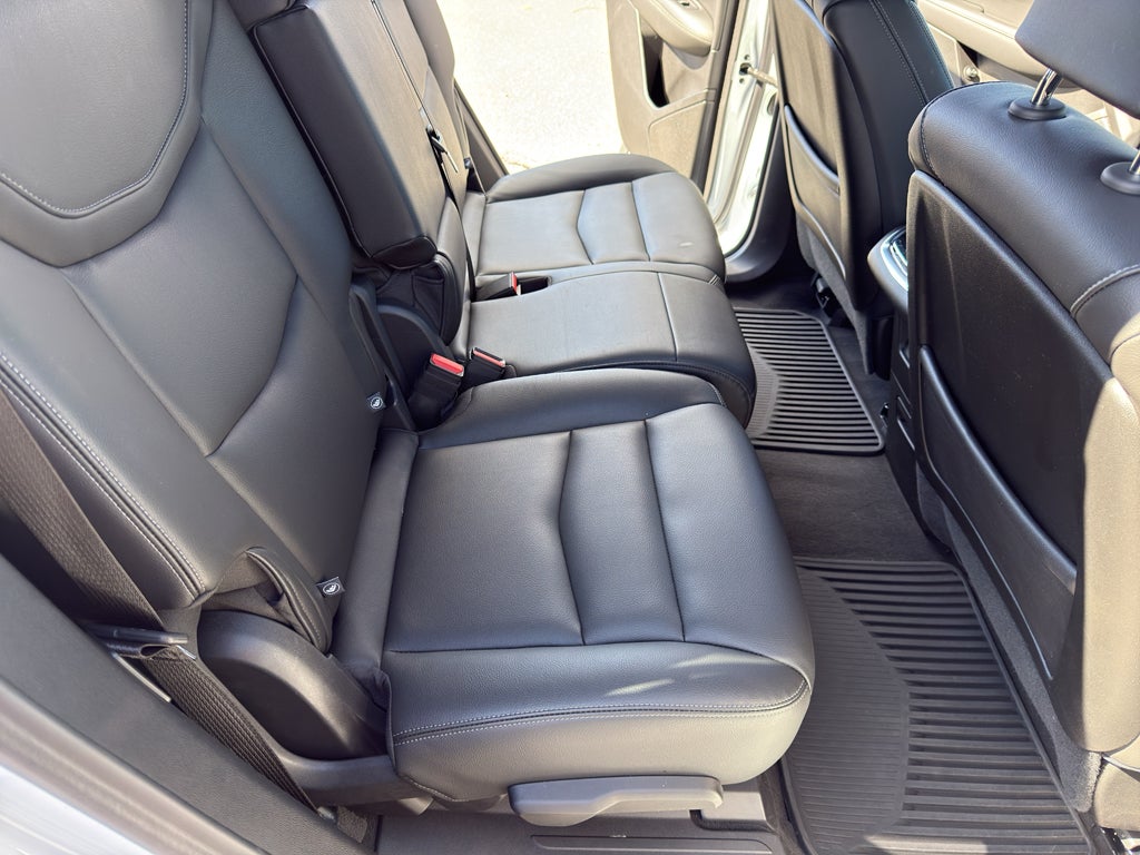 2025 Cadillac XT6 Luxury