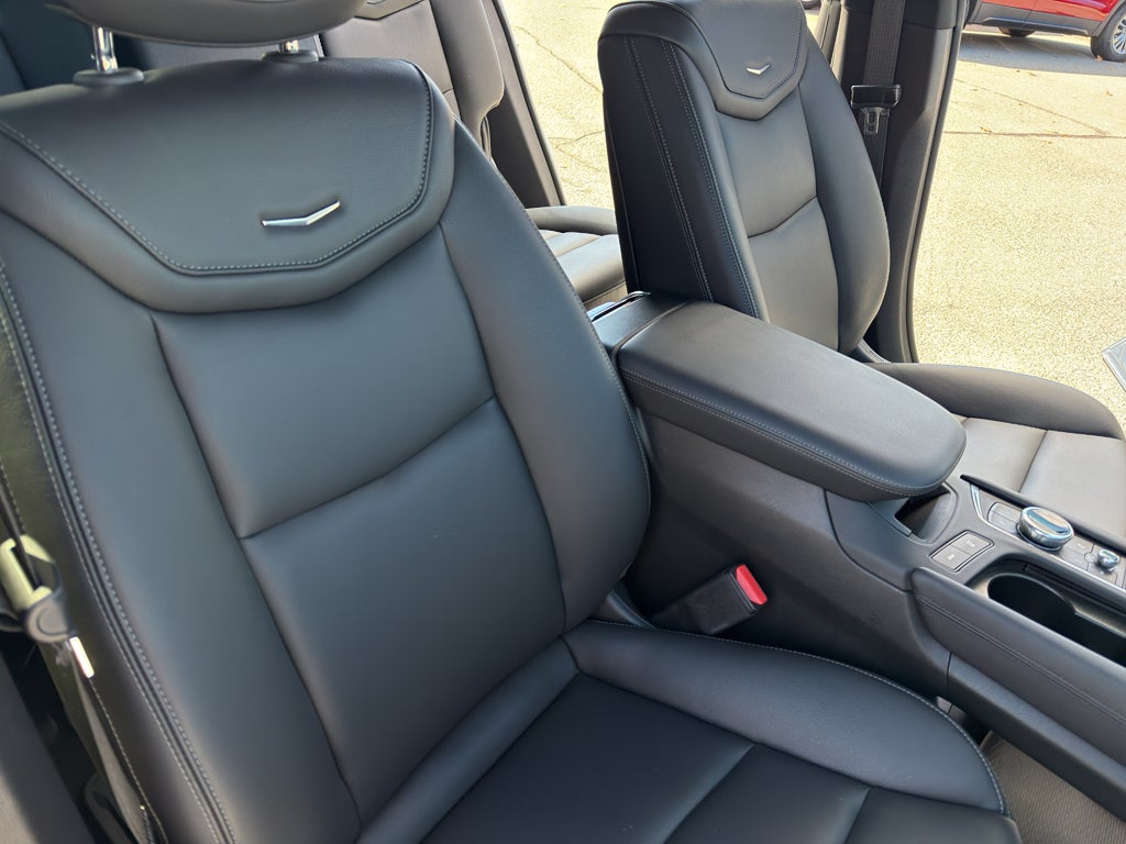 2025 Cadillac XT6 Luxury