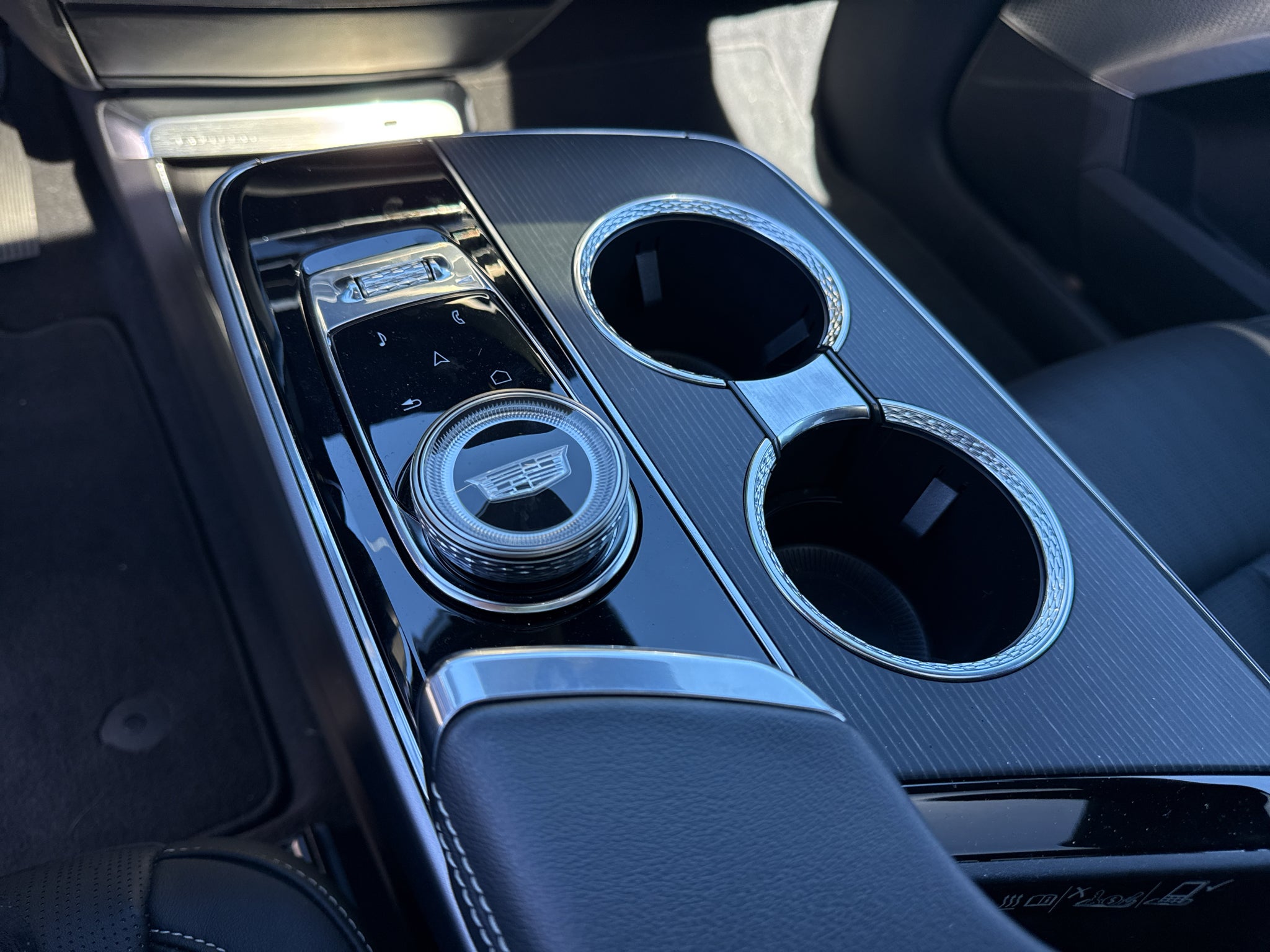 2024 Cadillac LYRIQ Sport 2