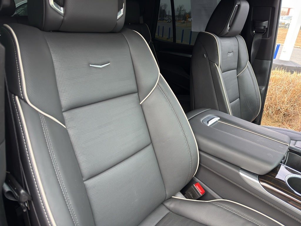 2025 Cadillac Escalade Premium Luxury