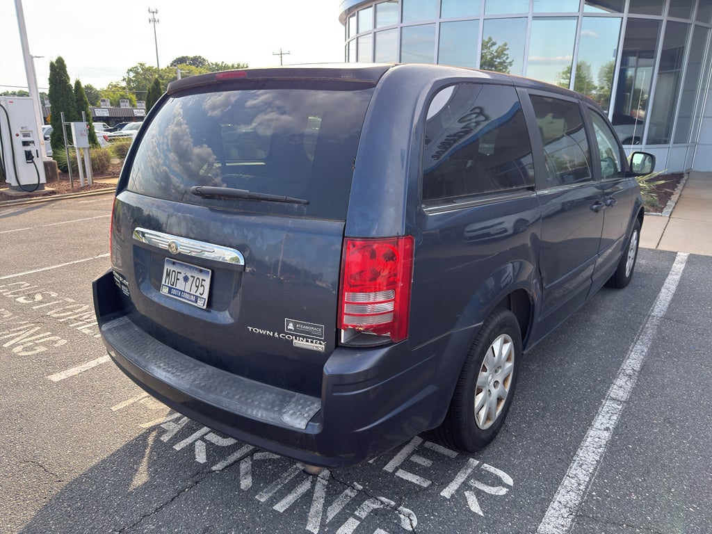 2009 Chrysler Town & Country LX