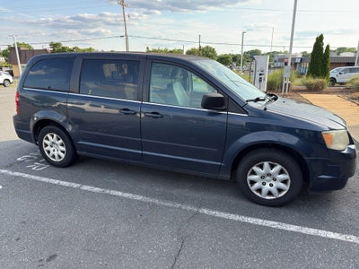 2009 Chrysler Town & Country LX