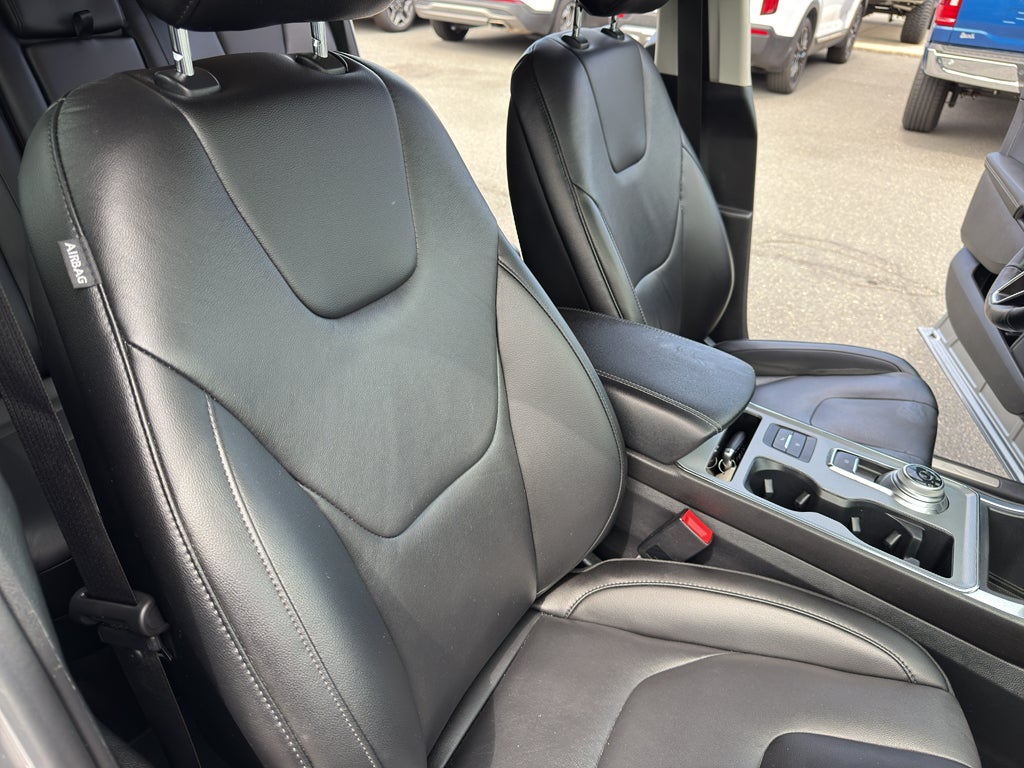 2021 Ford Edge Titanium