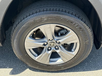 2024 Toyota RAV4 XLE