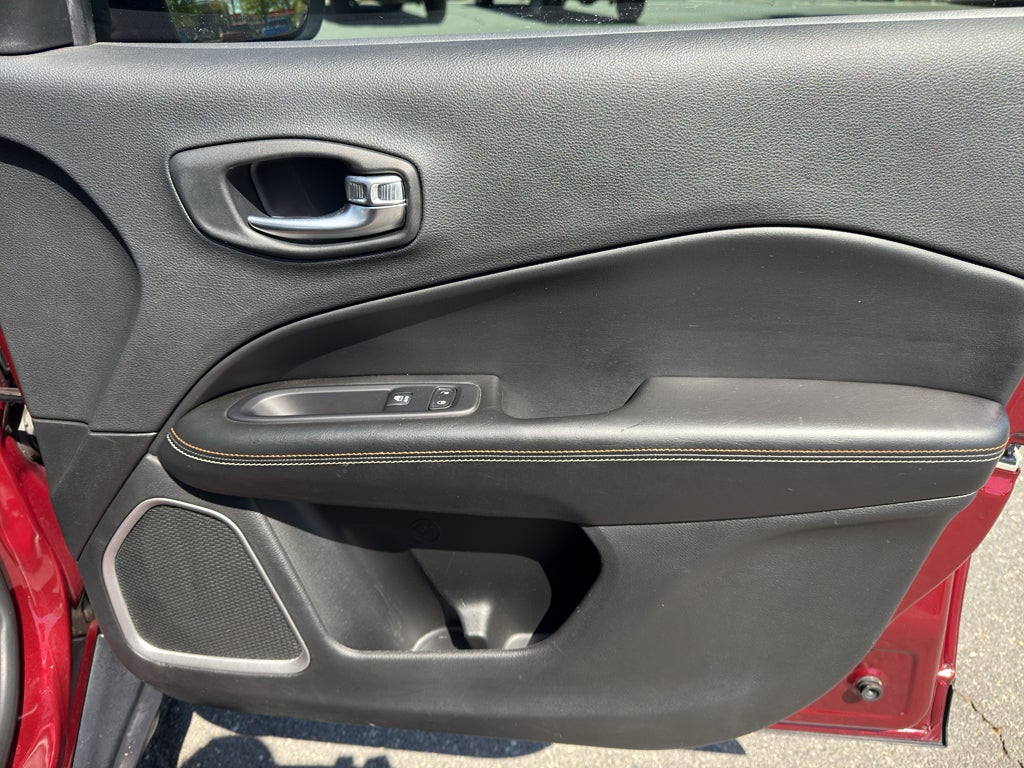 2020 Jeep Compass Latitude w/Sun/Safety Pkg