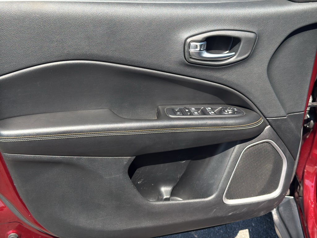 2020 Jeep Compass Latitude w/Sun/Safety Pkg