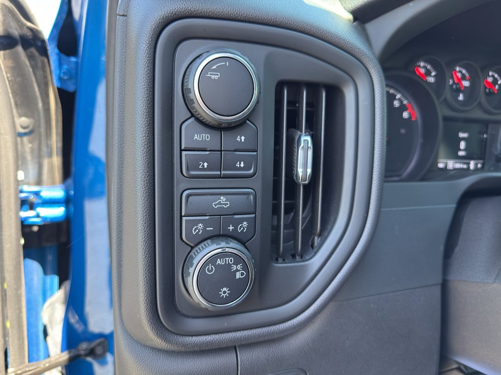 2023 Chevrolet Silverado 1500 Custom Trail Boss