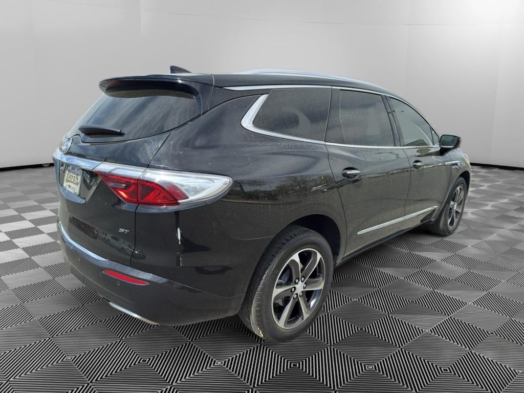 2022 Buick Enclave Essence