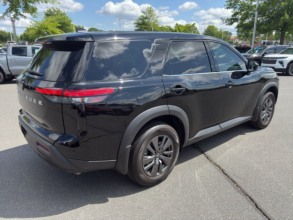 2025 Nissan Pathfinder S