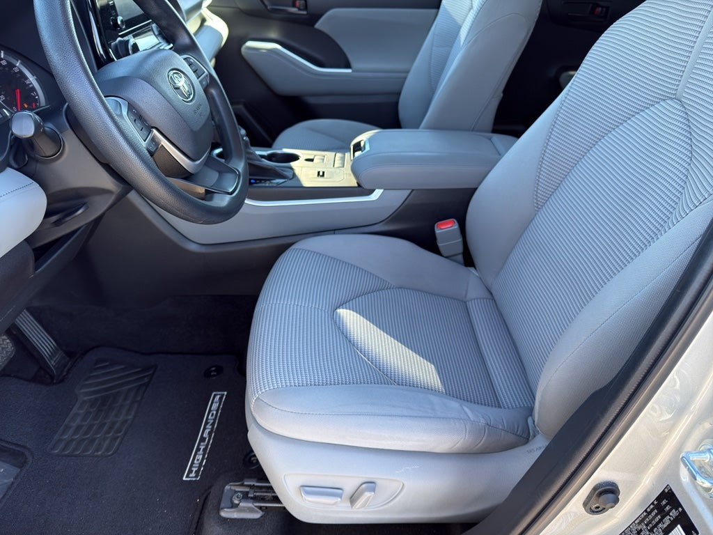 2022 Toyota Highlander L