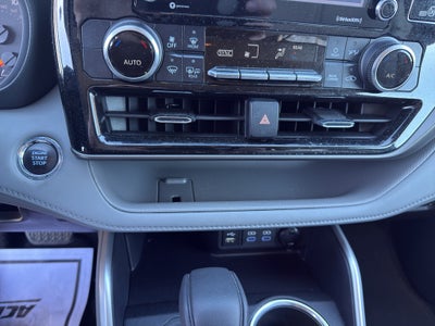 2022 Toyota Highlander L