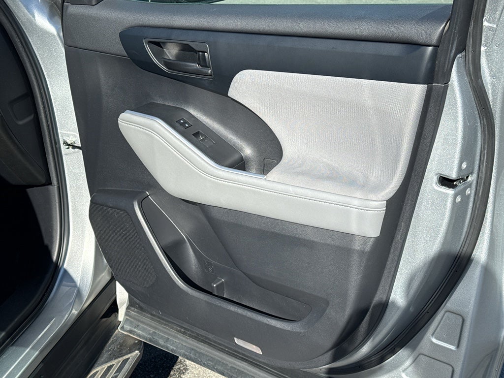 2022 Toyota Highlander L