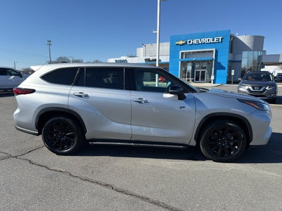 2022 Toyota Highlander L