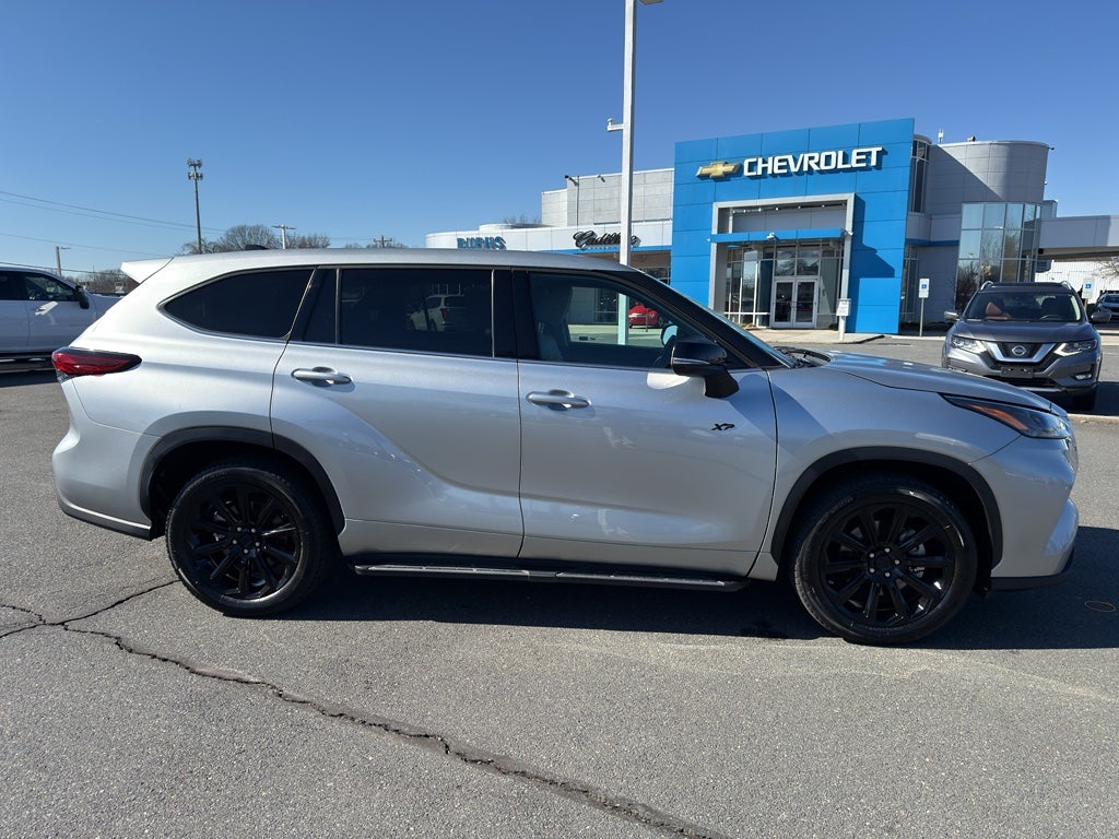 2022 Toyota Highlander L