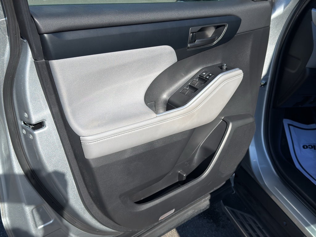 2022 Toyota Highlander L