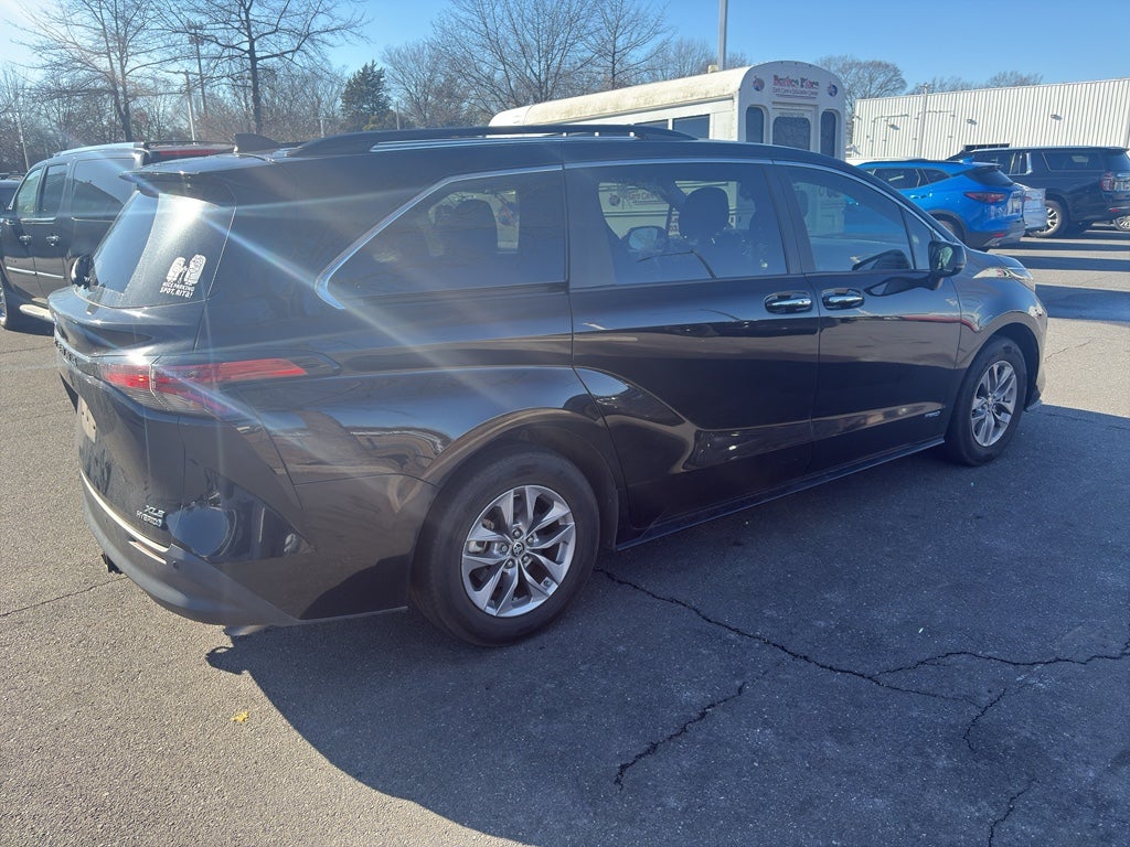 2021 Toyota Sienna XLE