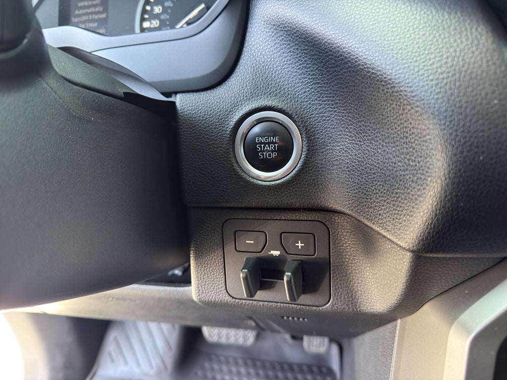 2023 Toyota Tundra 4WD SR5