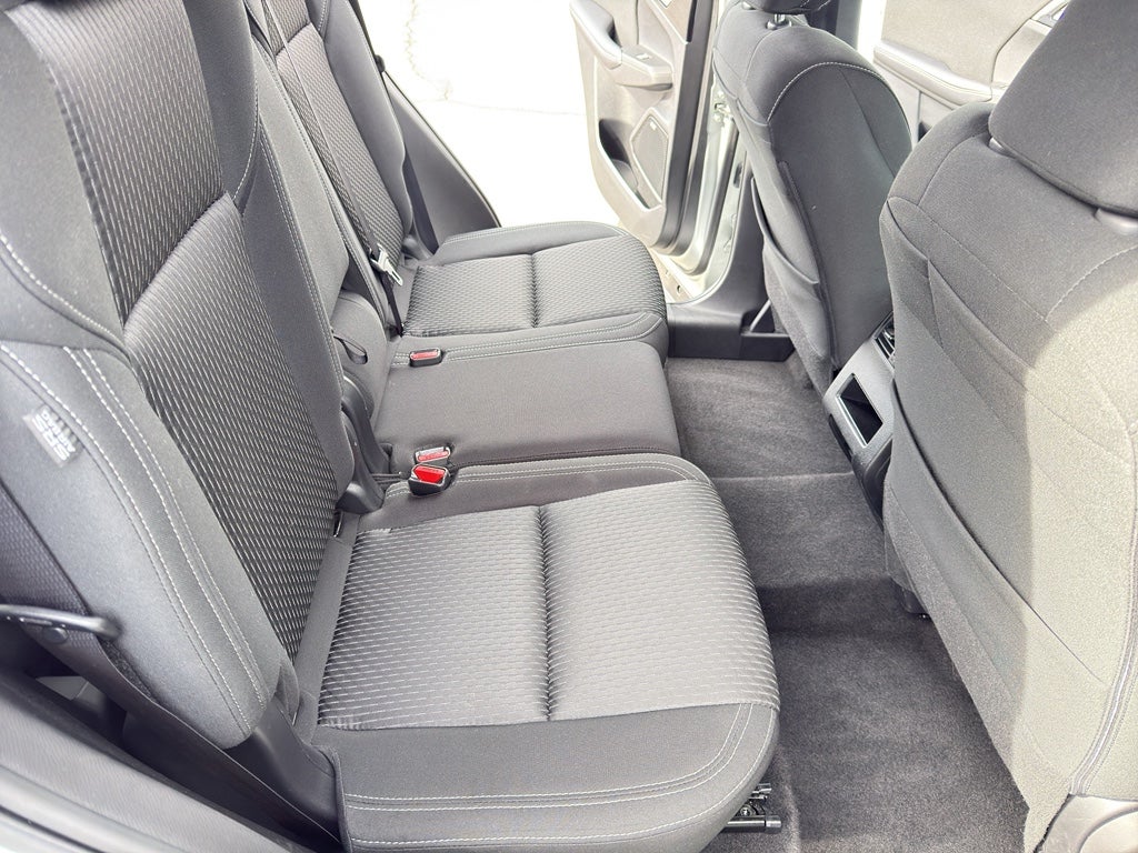 2025 Mitsubishi Outlander ES