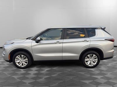 2025 Mitsubishi Outlander ES