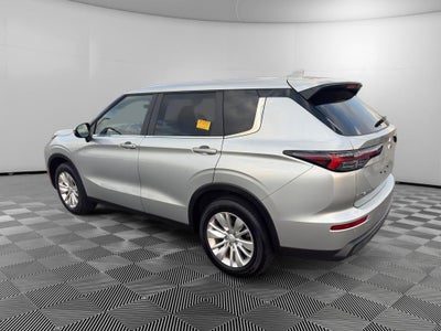 2025 Mitsubishi Outlander ES